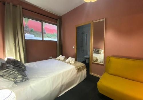 1 double bed, 1 sofa bed