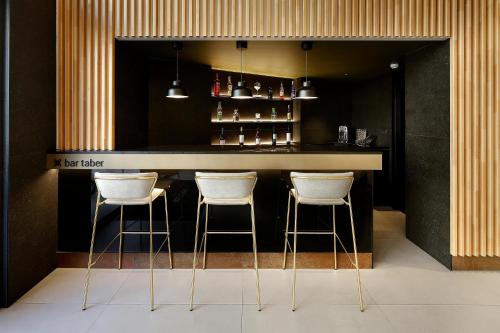 HCC Taber, Barcelone (photo 8)