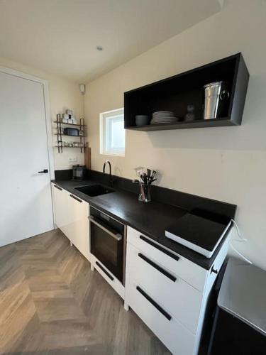 Renovated & private Tinyhouse Den Haag short stay appartment, Haag (fotografie 10)