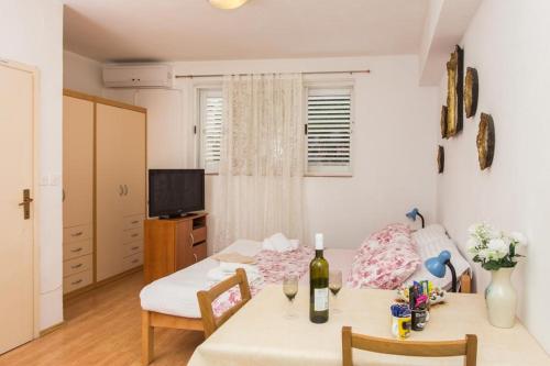 Apartment Stella Polaris — rental in Josipa Kosora 18, Dubrovnik HR, 20000