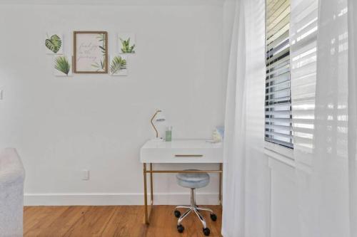 NEW 4BR Single Story_GRILL_Near the beach in Long Beach, USA