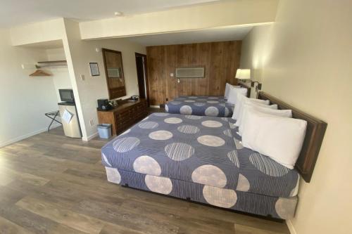 Waterway Inn