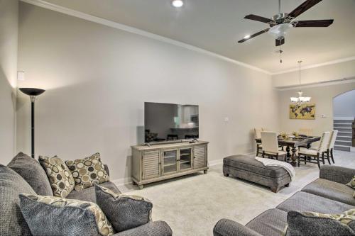 Modern Houston Townhome Near The Woodlands in Houston, USA