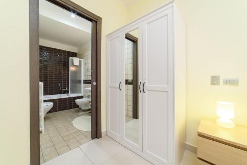 Large Double Room image 1