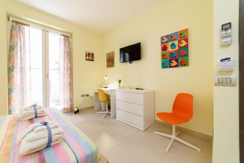 Large Double Room image 10