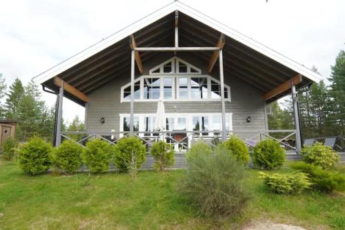 B&B Torsby - Utsikten - Ny flott hytte, Privat Badstue, Spabad! - Bed and Breakfast Torsby