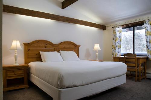 King Room with Mountain View