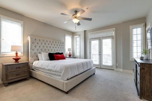 Music Row Nashville King Beds Keyless Entry in Nashville, USA