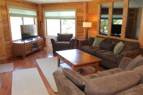 Seven Springs 1 Bedroom Premium Condo, Ski In Ski Out condo in Champion, USA