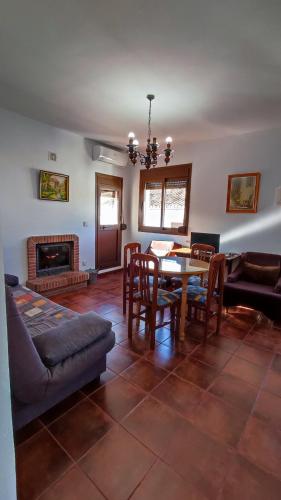 Casa Rural El Sendero, Unterkunft in El Burgo