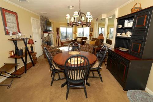 Seven Springs 1 Bedroom Premium Condo, Ski In Ski Out condo in Champion, USA