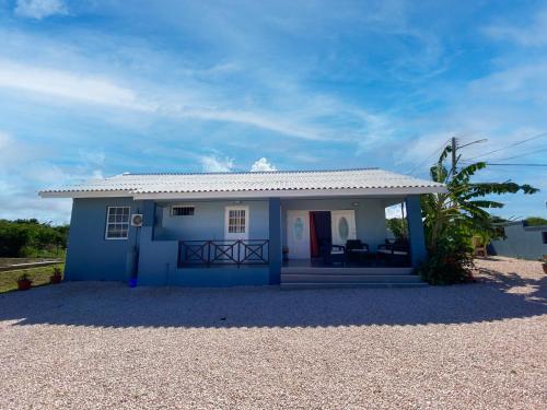 المنظر الخارجي, Benito Home in Tera Kora