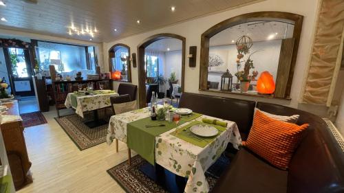 ห้องอาหาร, Pension Sonnenheim in ฮิลด์เฟลด์