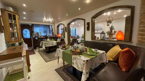 ห้องอาหาร, Pension Sonnenheim in ฮิลด์เฟลด์