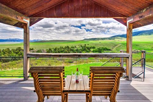 Dreamswest Ennis Studio with Deck and Stunning Views in Cameron, USA