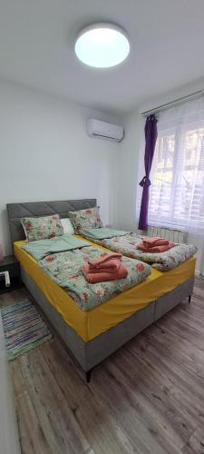 One-Bedroom Apartment image 3