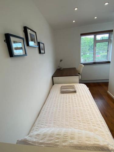 Modern 3-Bedroom villa, 3 Parking Spaces, WiFi