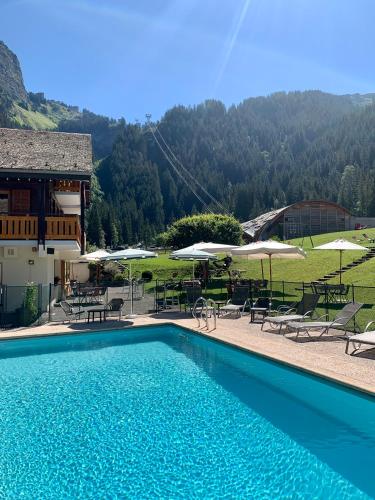 Swimming pool, Hameau des Prodains - Residence in Morzine