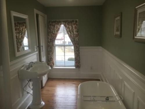 Vannas istaba, Doyle House - Near Cooperstown Dreams Park 2 in Milforda (NY)