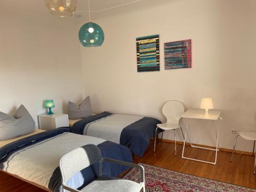 Altstadt Nähe 7 Min Fußweg über Alte Maibrücke zu Pension mit Balkon & Garten, ideal for long stay, relocation Altstadt Nähe 7 Min Fußweg über Alte Maibrücke zu Pension mit Balkon & Garten, ideal for long stay, relocation