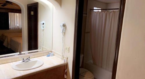 Hotel Siesta Real - Photo 2