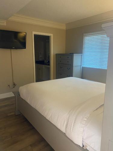 River Place Condos 304 2BD - image 2