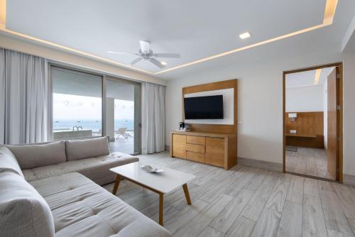 Shared lounge/TV area, Izla Hotel in Cancun