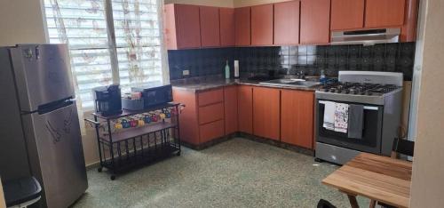 주방, Near Crash Boat Aguadilla 2nd Floor Retreat in 아과딜라
