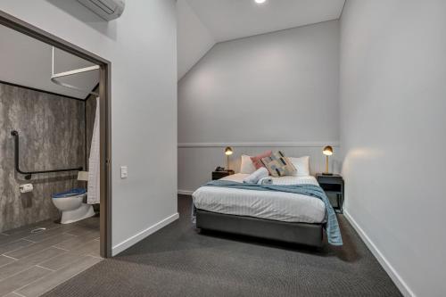 Gawler Arms Hotel Room Type - Queen Room - Disability Access