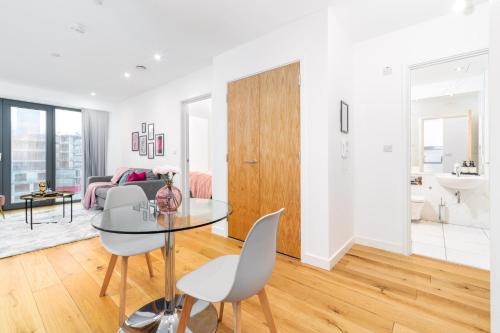 Candy Suite - 5 mins to Bullring Mall and New Street Station, Birmingham (photo 10)