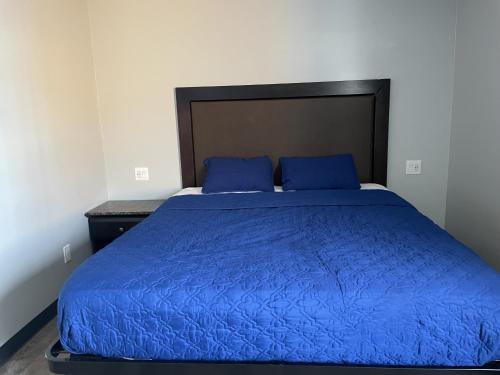 Pine tree inn – Los Angeles, CA