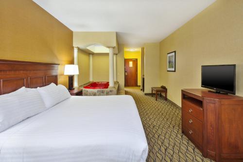 Holiday Inn Express Hotel & Suites - Belleville Area, an IHG Hotel