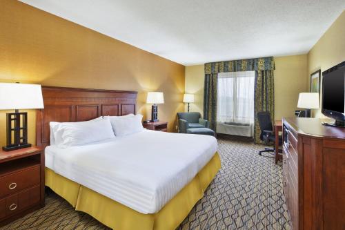 Holiday Inn Express Hotel & Suites - Belleville Area