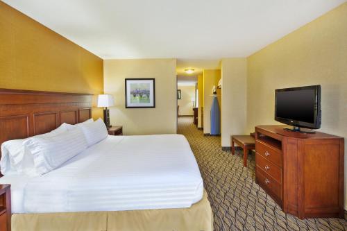 Holiday Inn Express Hotel & Suites - Belleville Area, an IHG Hotel