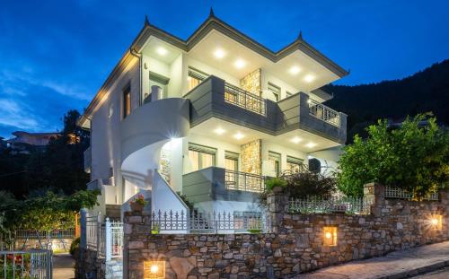  Apartments Exadas in Chrisi Ammoudia