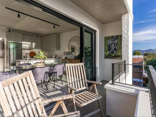 Luxury Accomodation at the Alphen Glen - Tap to explore photos