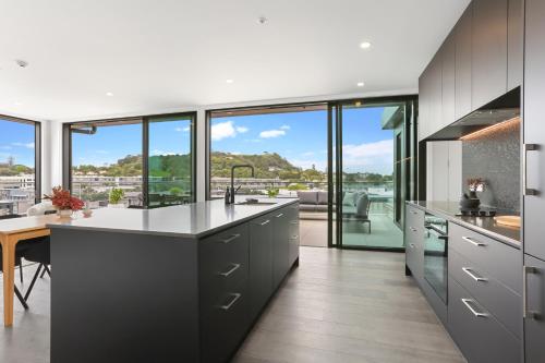 Enfield Sky - Brand New Luxury Penthouse, Auckland