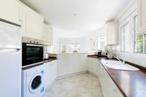 Kitchen, Villa Coral in Santa Llucia