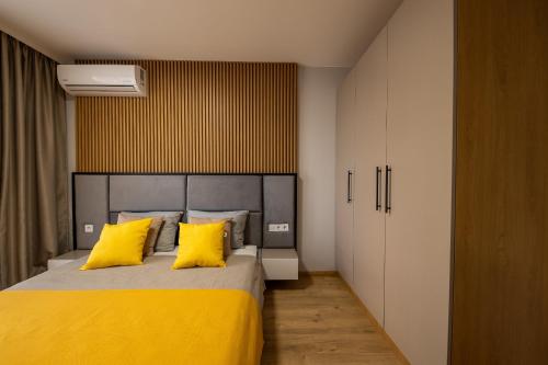 One-Bedroom Apartment image 3