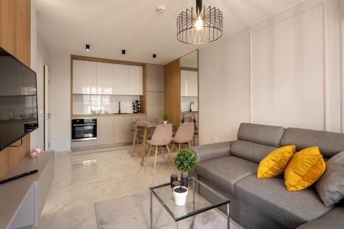 One-Bedroom Apartment image 6
