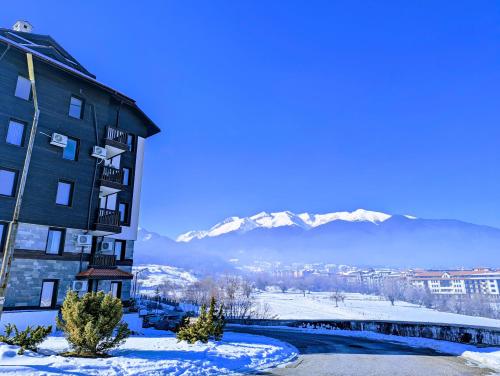 Stylish 2BD Apartment with Panoramic Mountain View Bansko