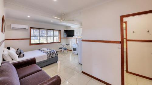 Across Country Motor Inn in Dubbo