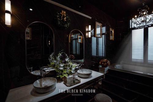 The Black Kingdom - เดอะ แบล็ค คิงดอม