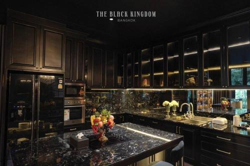 The Black Kingdom - เดอะ แบล็ค คิงดอม