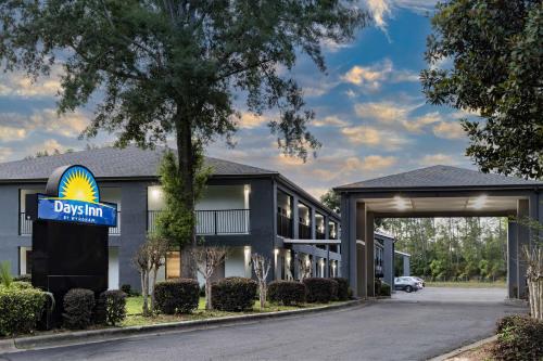 Eksterijer hotela, Days Inn by Wyndham Pensacola West in Pensacola (FL)