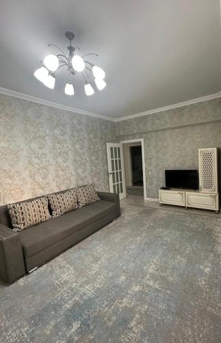 1-комнатная квартира в 100м от метро Момышулы, Almaty (Foto 2)