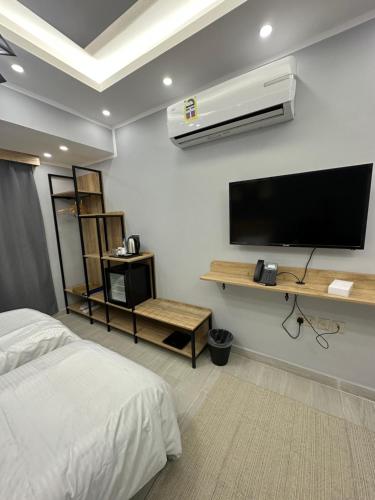 2 twin beds
