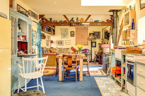 Konyha, Family Country Cottage with a private Valley View in Cloughton