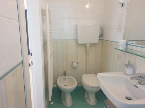 Budget Double or Twin Room image 2
