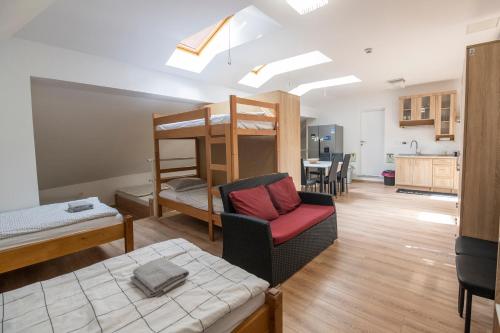 Bed in 10-Bed Mixed Dormitory Room